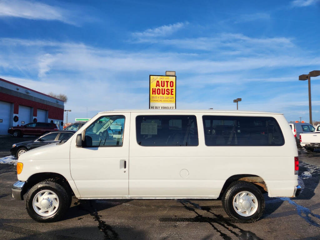 2007 Ford E-Series E-350 Super Duty XLT Passenger Van