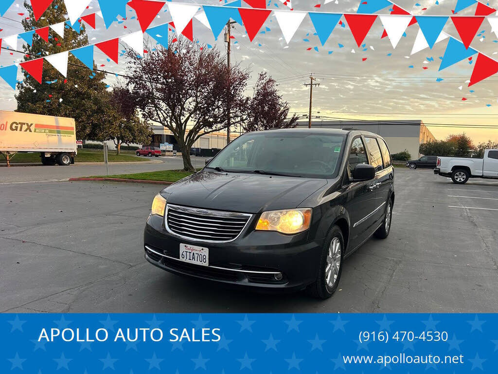 2011 Chrysler Town & Country Touring-L FWD