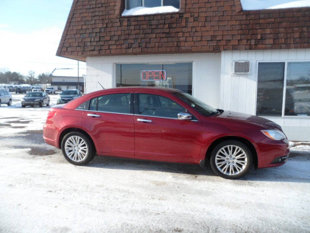 2012 Chrysler 200 Limited Sedan FWD
