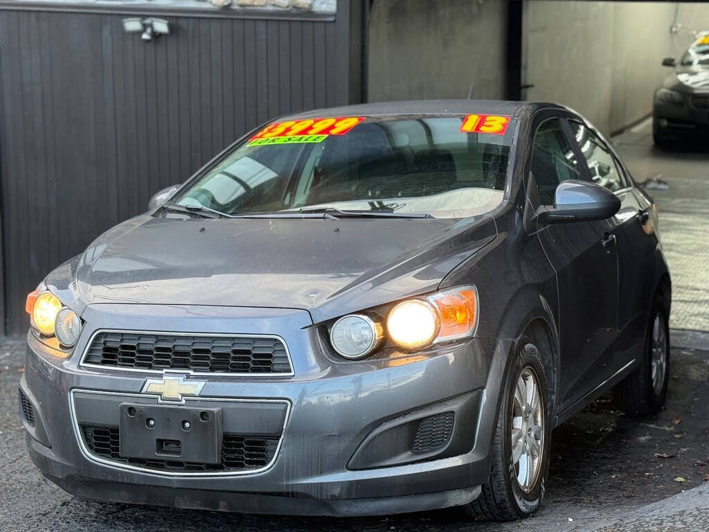 2013 Chevrolet Sonic LT Sedan FWD