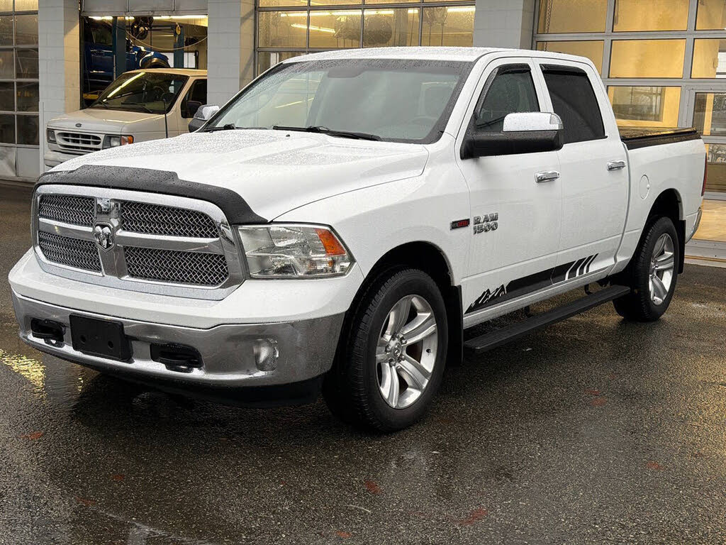 2015 RAM 1500 SLT Crew Cab 4WD