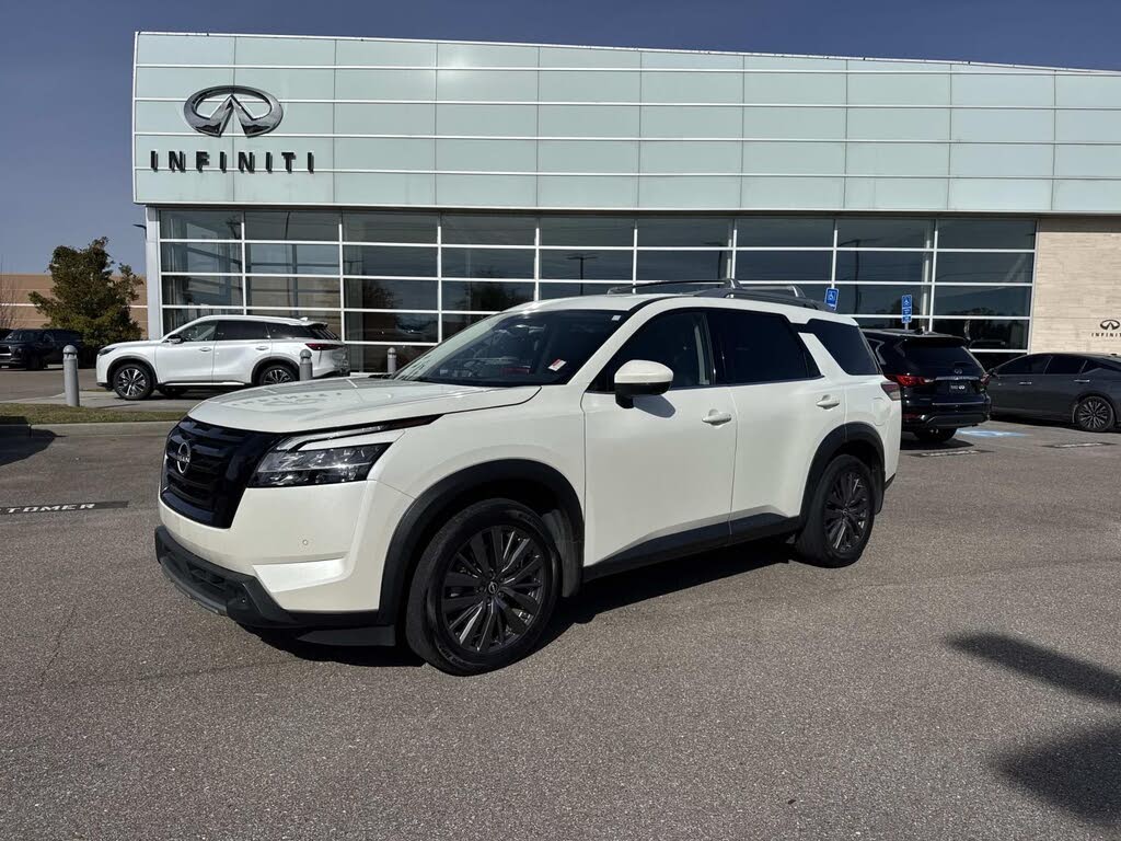 2024 Nissan Pathfinder SL FWD