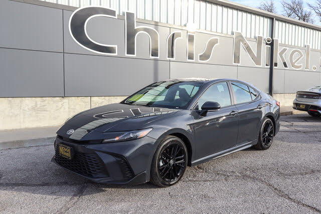 2025 Toyota Camry SE FWD