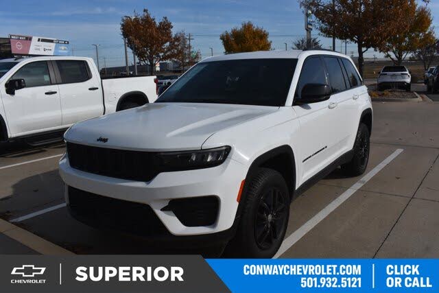 2023 Jeep Grand Cherokee Altitude RWD