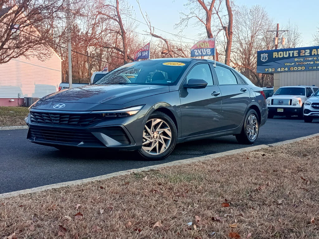 2024 Hyundai Elantra Limited FWD