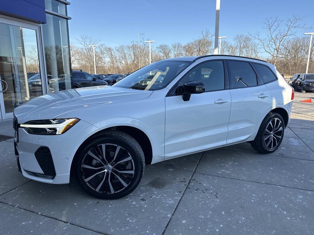 2024 Volvo XC60 B5 Plus Dark Theme AWD