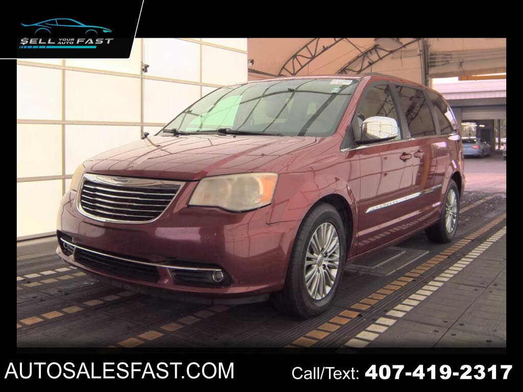 2014 Chrysler Town & Country Touring-L FWD