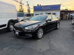 Kia K900 Luxury V8
