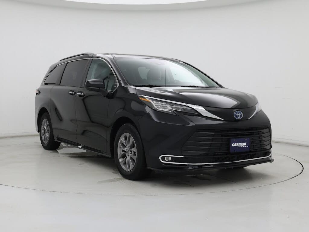 2023 Toyota Sienna XLE 7-Passenger FWD