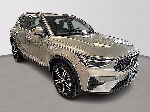 2025 Volvo XC40 B5 Core Bright Theme AWD