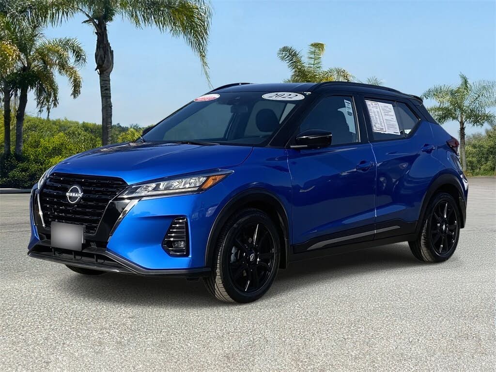 2022 Nissan Kicks SR FWD