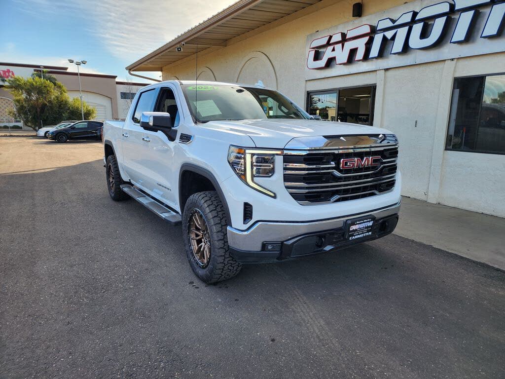 2024 GMC Sierra 1500 SLT Crew Cab 4WD