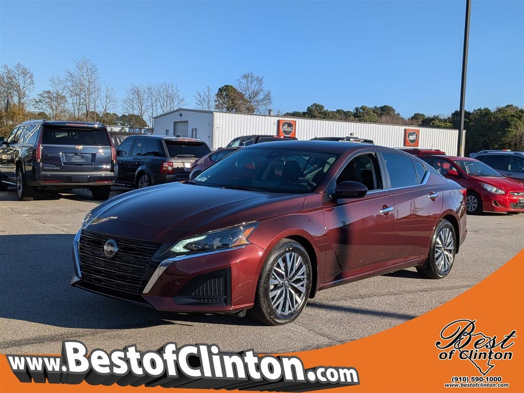 2024 Nissan Altima 2.5 SV FWD