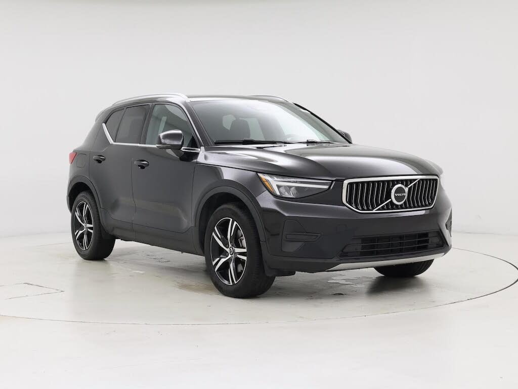 2025 Volvo XC40 B5 Core Bright Theme AWD