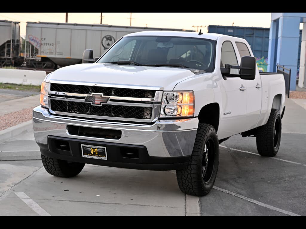 2014 Chevrolet Silverado 2500HD LT Crew Cab 4WD