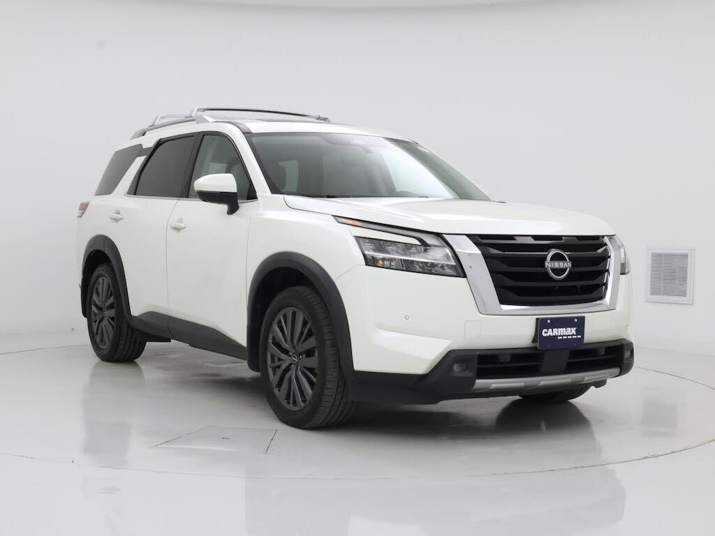 2022 Nissan Pathfinder SL FWD