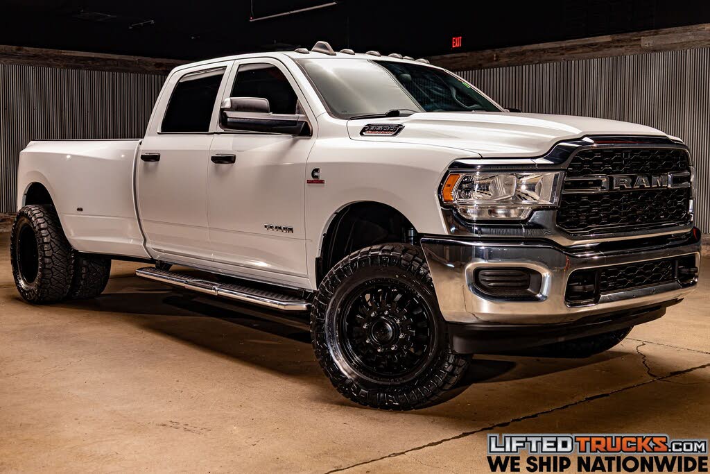 2022 RAM 3500 Tradesman Crew Cab LB DRW 4WD