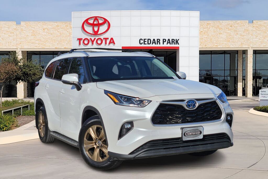 2022 Toyota Highlander Hybrid Bronze Edition FWD