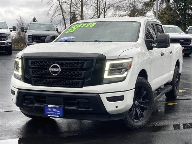 2023 Nissan Titan SV Crew Cab 4WD
