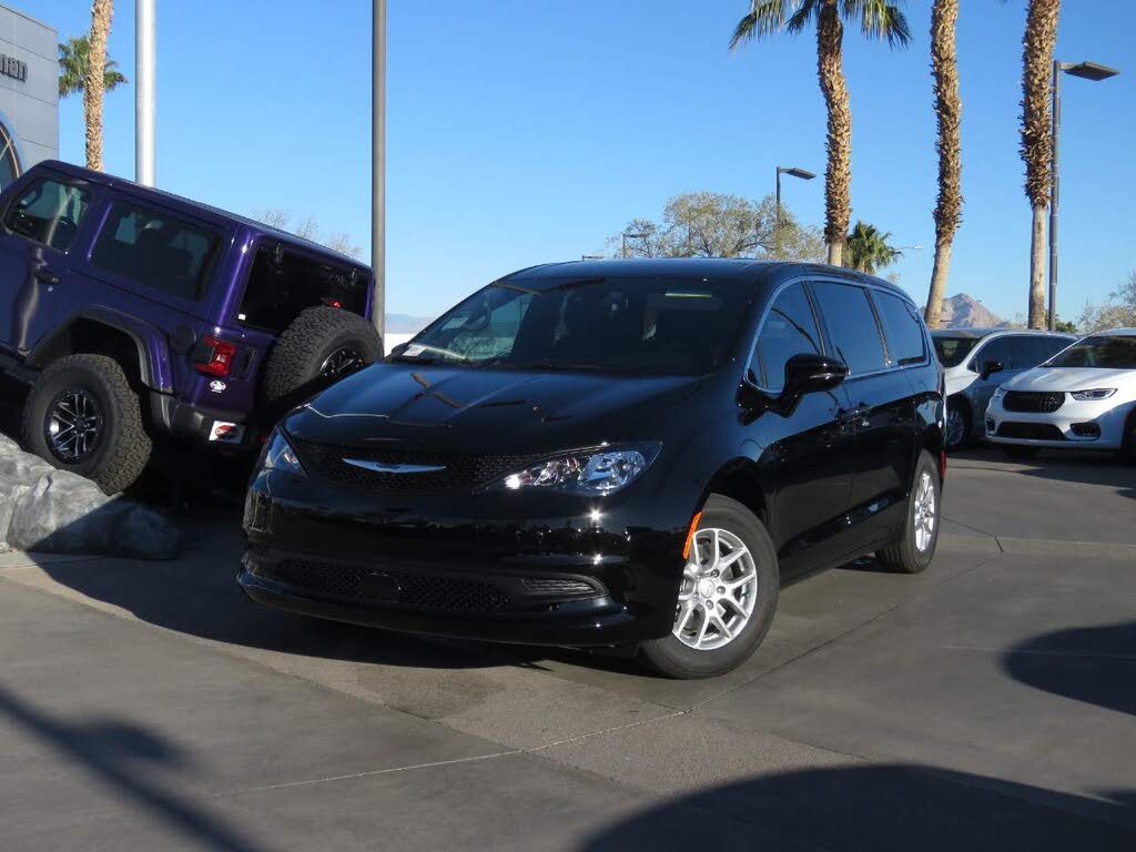 2026 Chrysler Voyager LX FWD