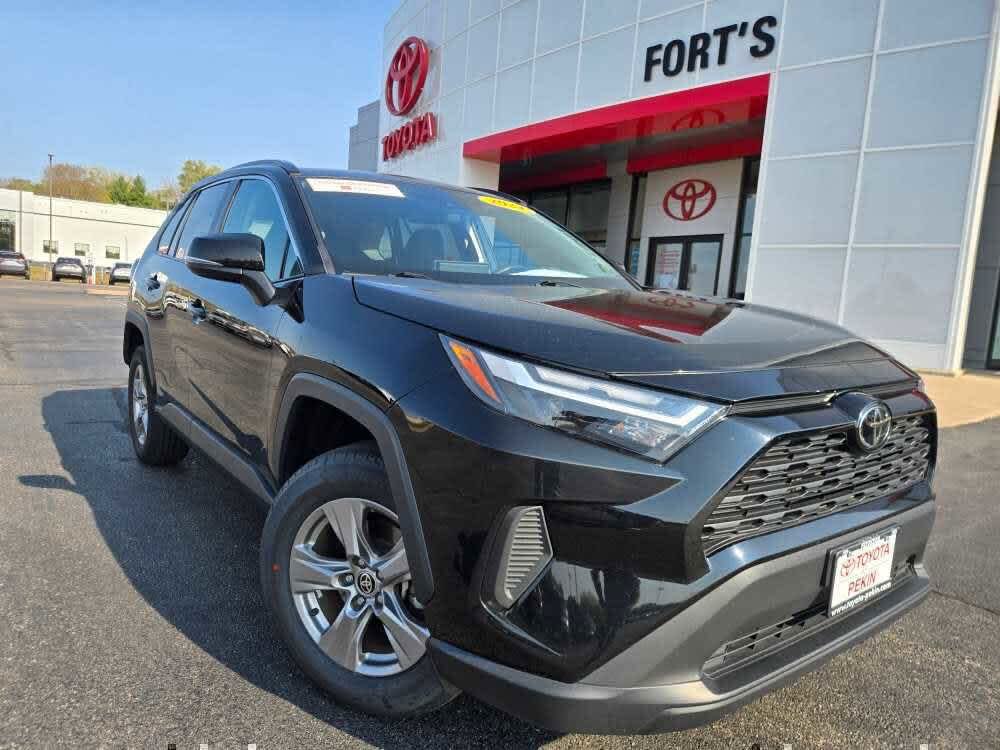 2024 Toyota RAV4 XLE FWD