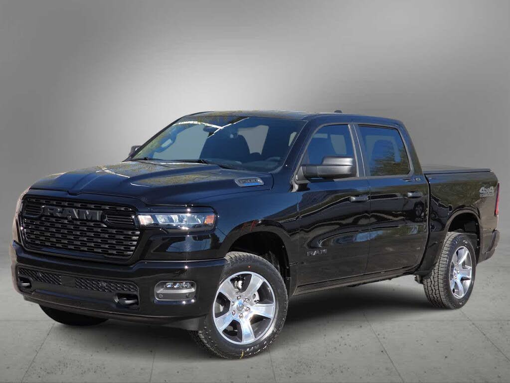 2026 RAM 1500 Express Crew Cab 4WD