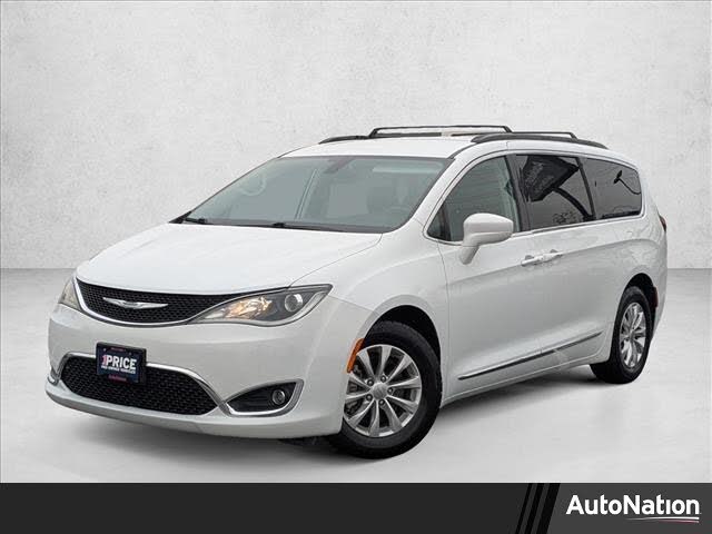 2017 Chrysler Pacifica Touring L FWD