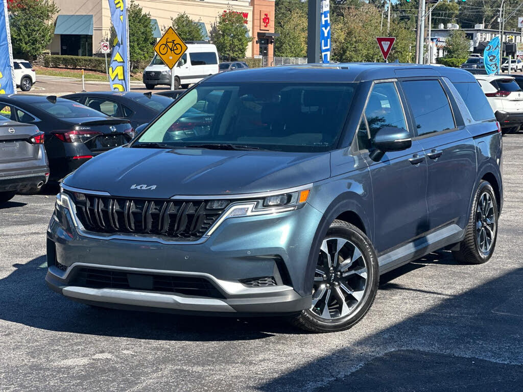 2023 Kia Carnival EX FWD