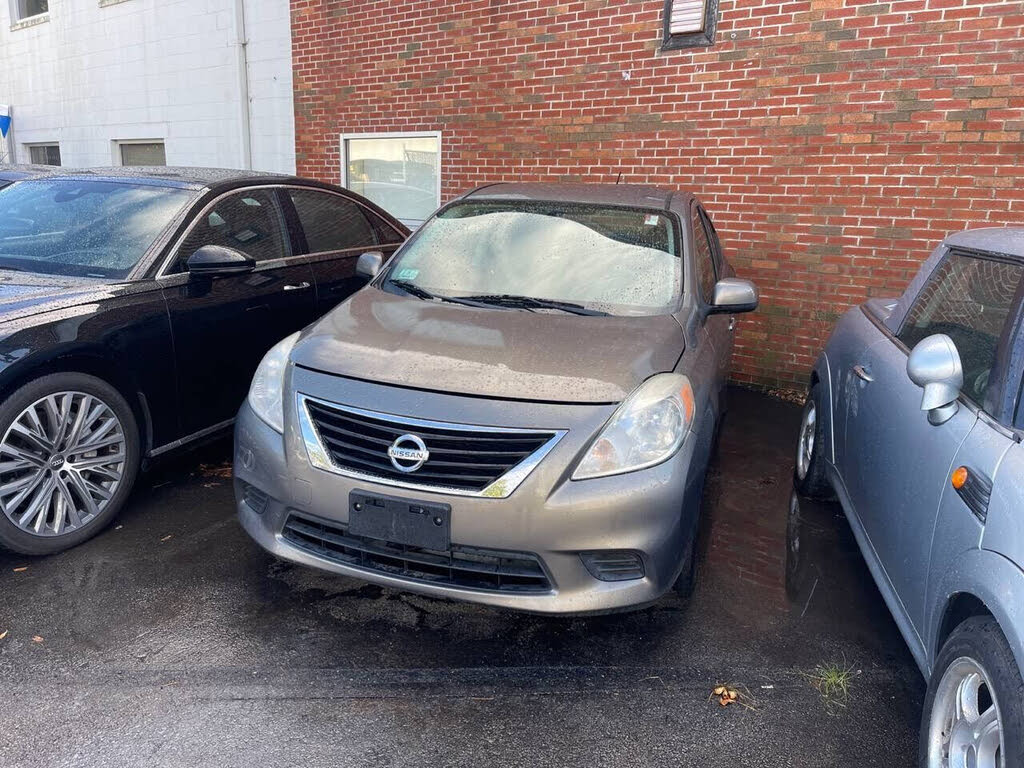 2012 Nissan Versa 1.6 SL