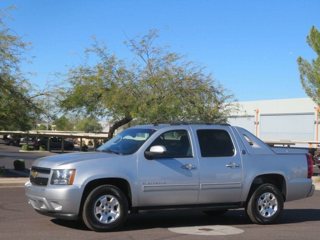 2013 Chevrolet Avalanche LS Black Diamond Edition 4WD