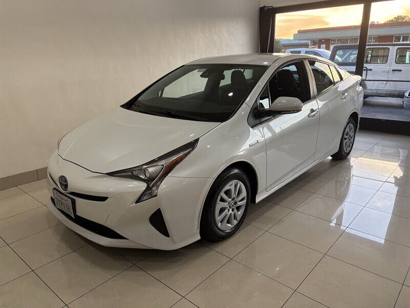 2017 Toyota Prius Two FWD