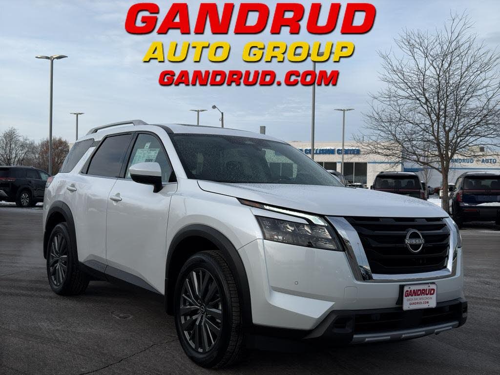 2025 Nissan Pathfinder SL 4WD