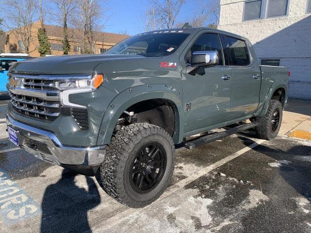 2025 Chevrolet Silverado 1500 LTZ Crew Cab 4WD