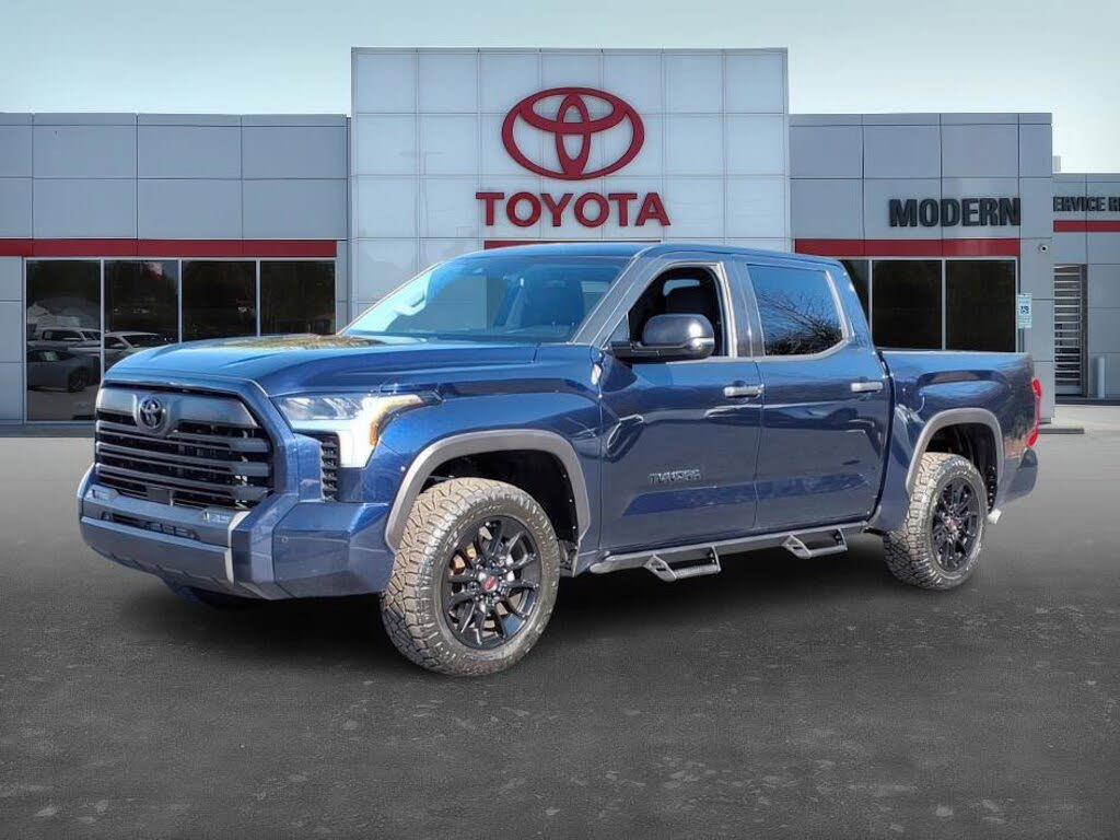 2023 Toyota Tundra SR5 CrewMax Cab 4WD