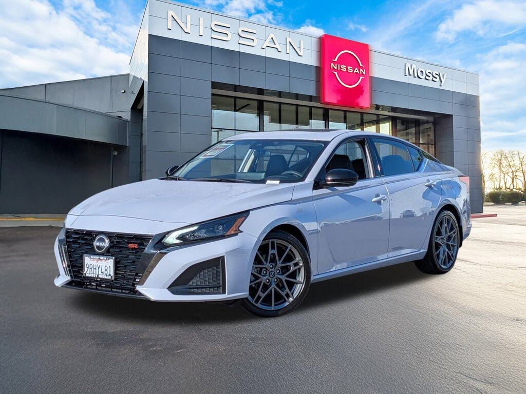 2024 Nissan Altima 2.0 SR FWD