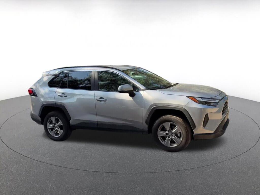 2025 Toyota RAV4 XLE FWD