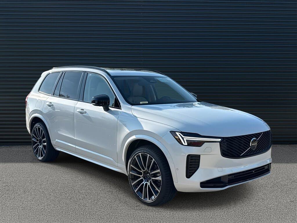 2026 Volvo XC90 B6 Ultra Dark 7-Passenger AWD