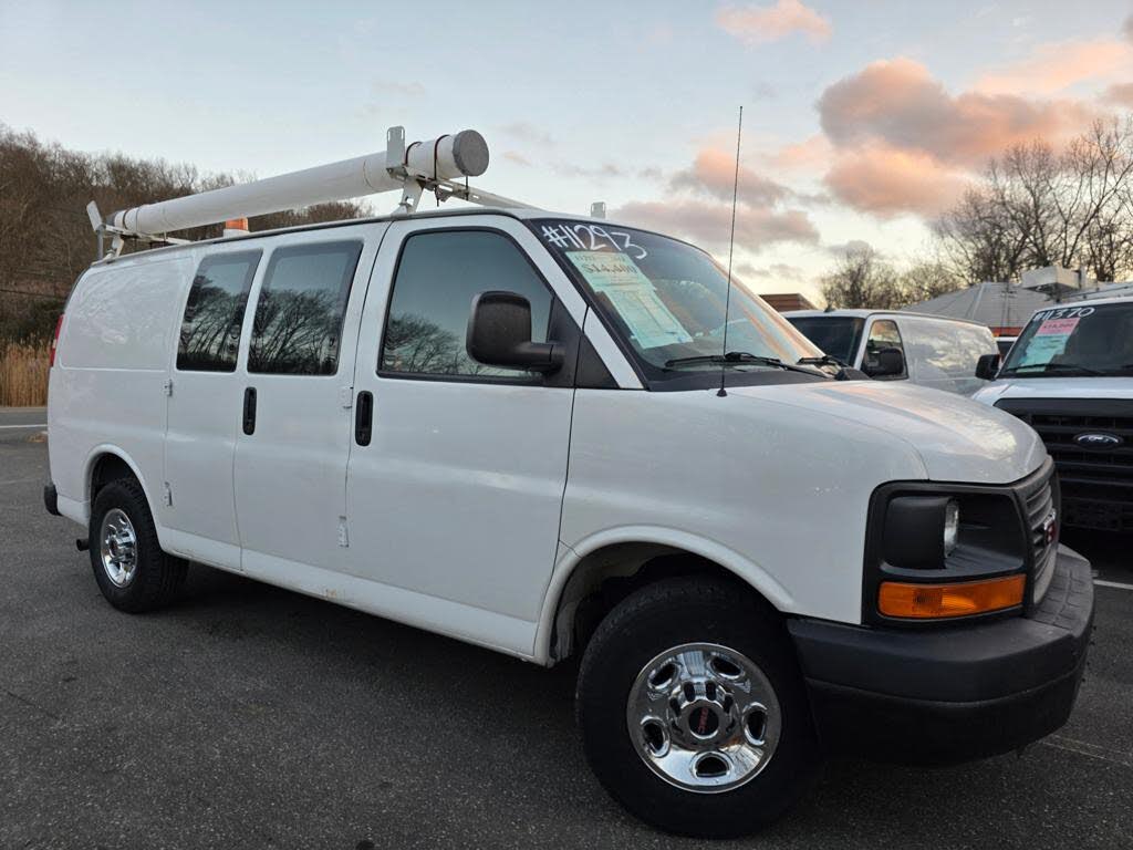 2014 GMC Savana Cargo 2500 RWD
