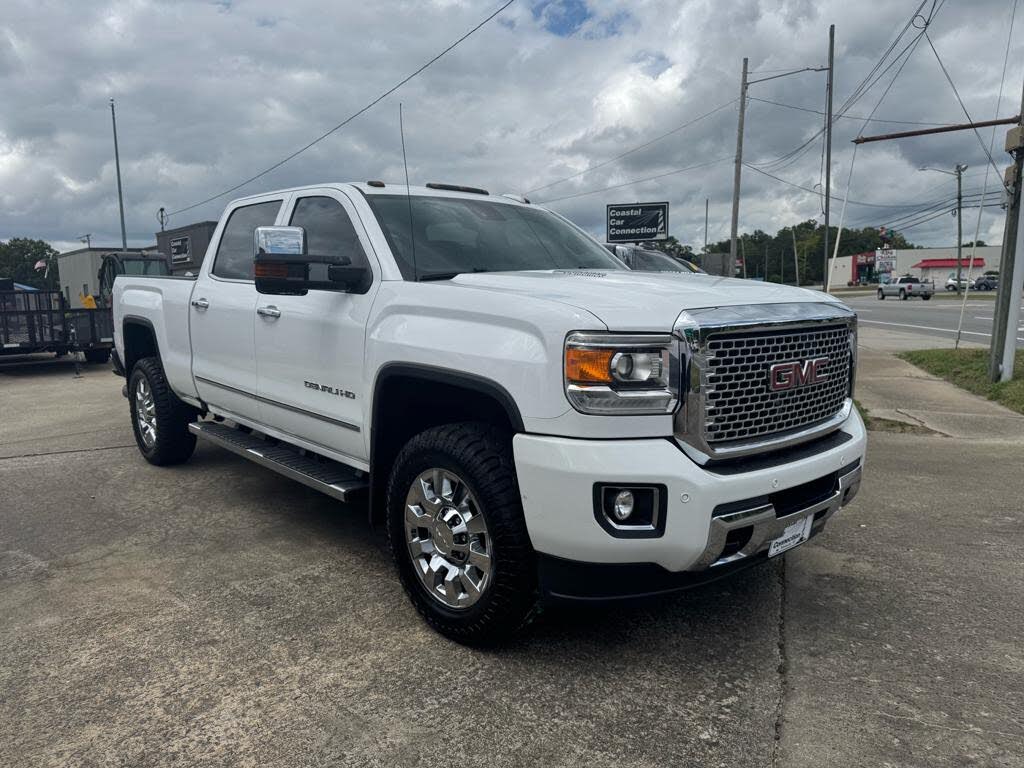2016 GMC Sierra 2500HD Denali Crew Cab SB 4WD