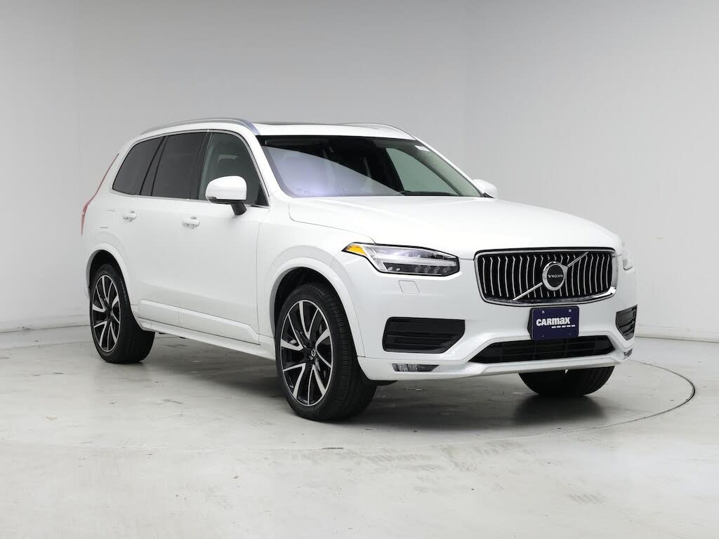2022 Volvo XC90 T6 Momentum 7-Passenger AWD