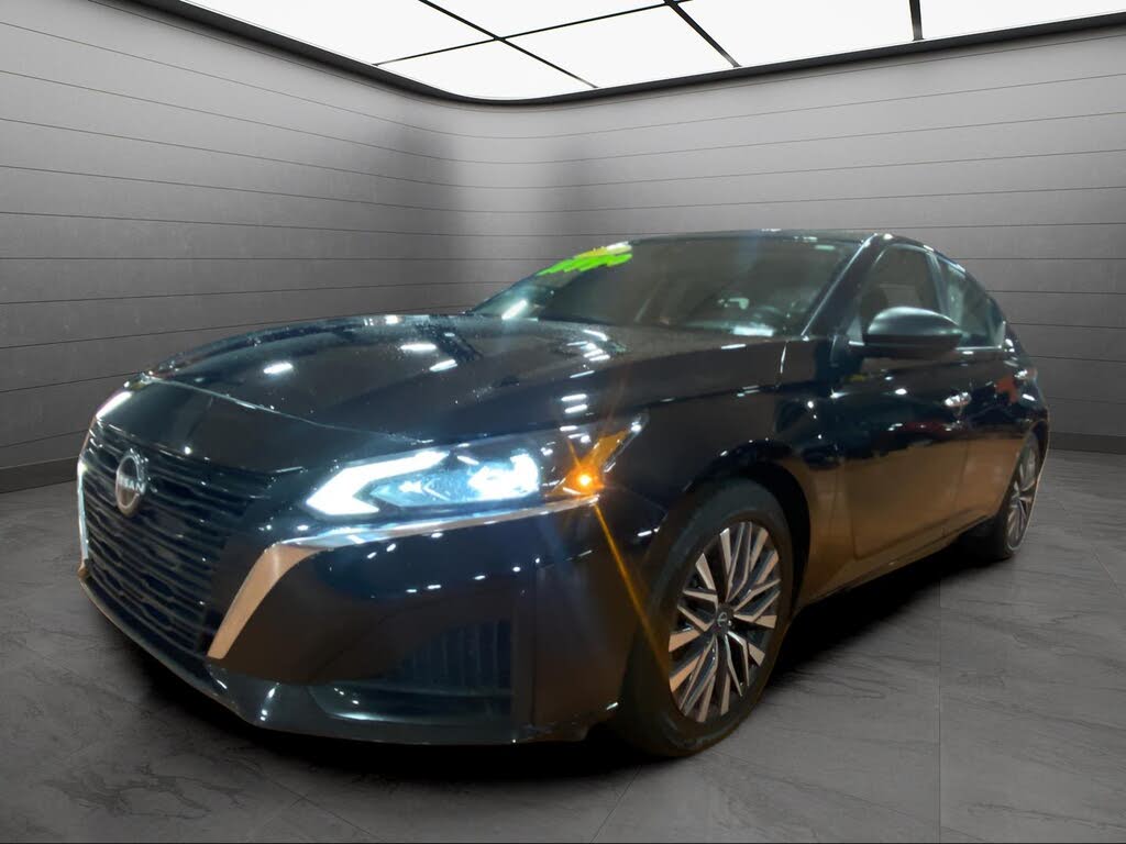 2024 Nissan Altima 2.5 SV FWD