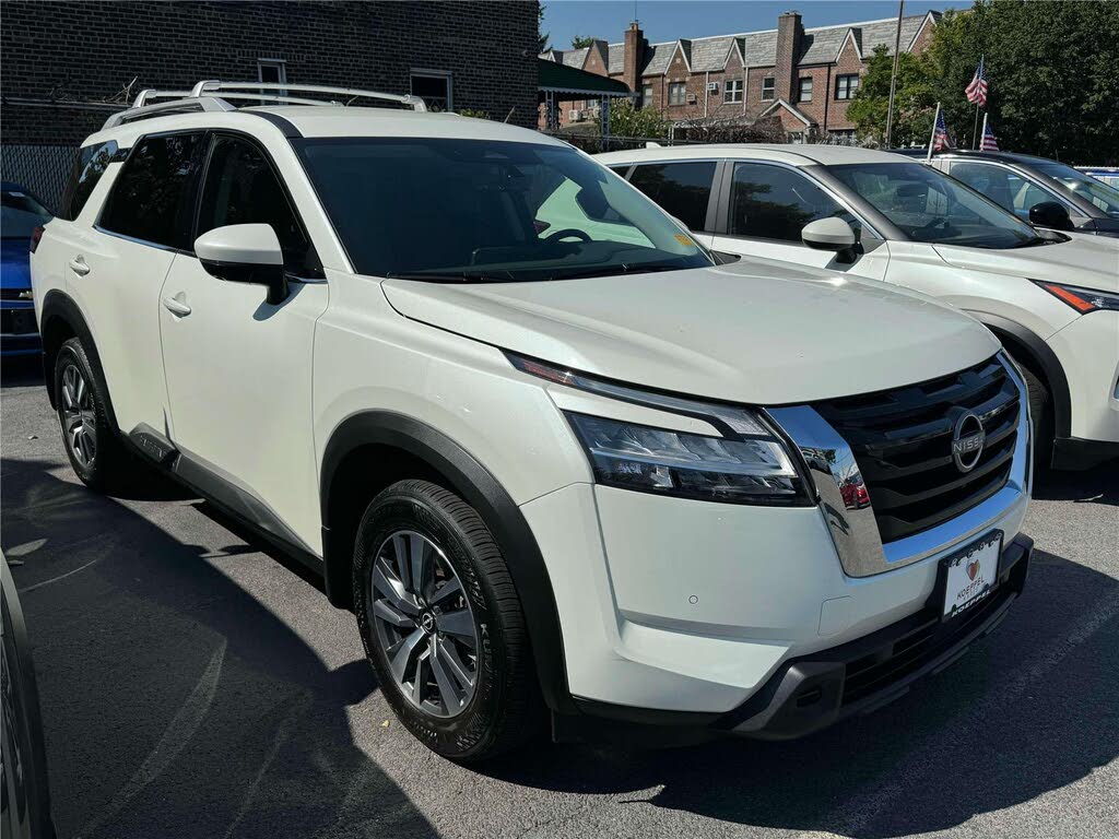 2024 Nissan Pathfinder SL 4WD