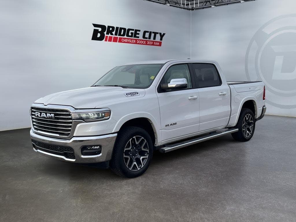 2025 RAM 1500 Laramie Crew Cab 4WD