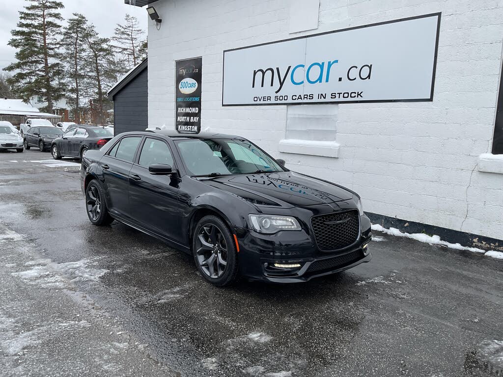 2022 Chrysler 300 Touring L RWD