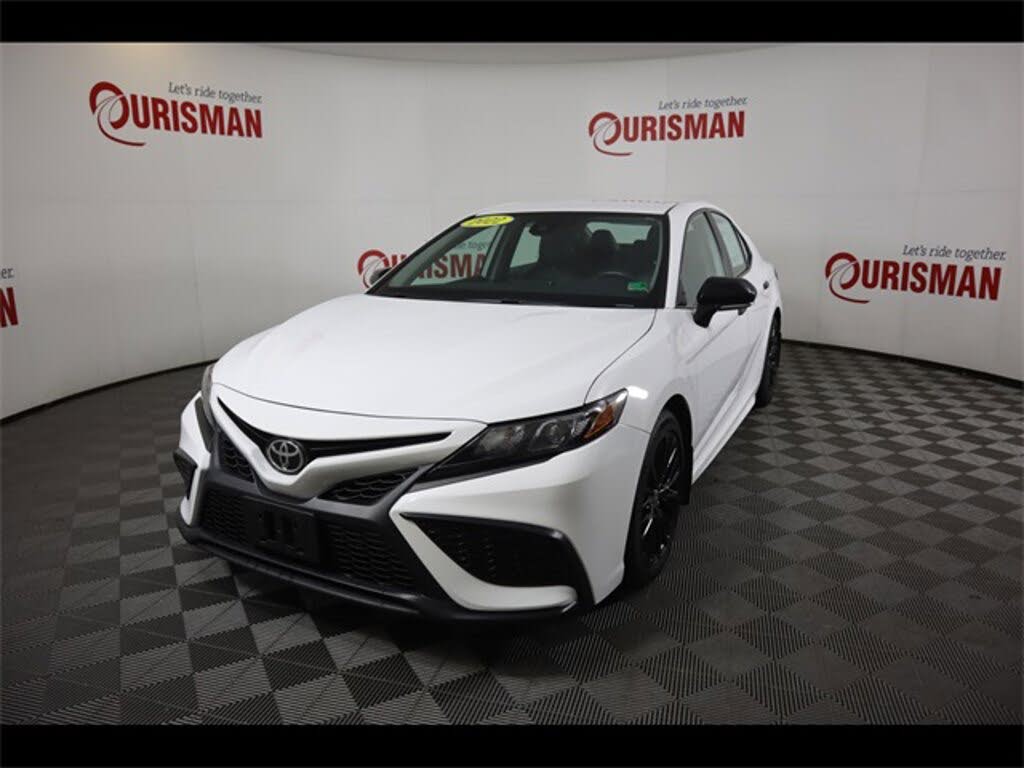 2022 Toyota Camry SE Nightshade AWD