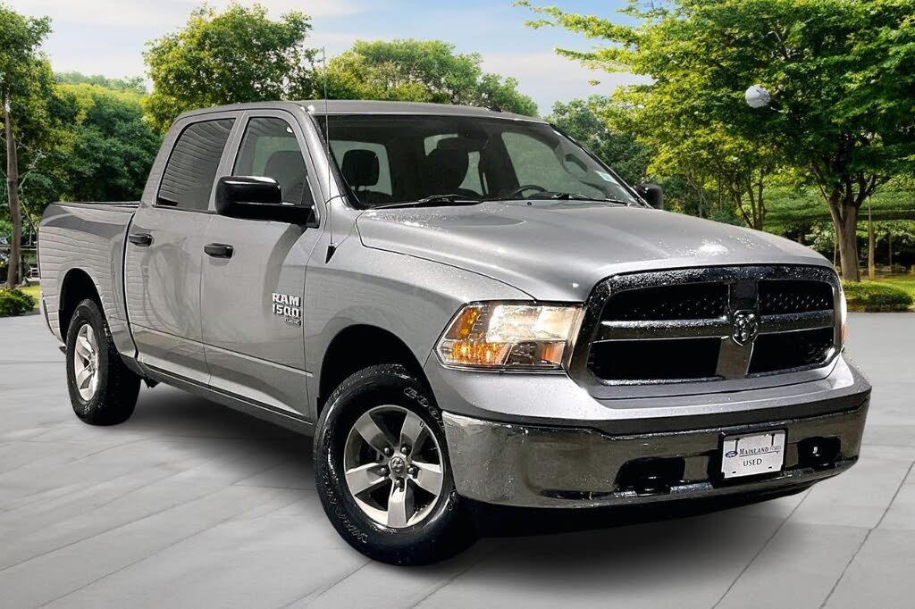2023 RAM 1500 Classic SLT Crew Cab 4WD