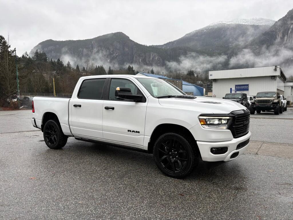 2024 RAM 1500 Laramie Crew Cab 4WD