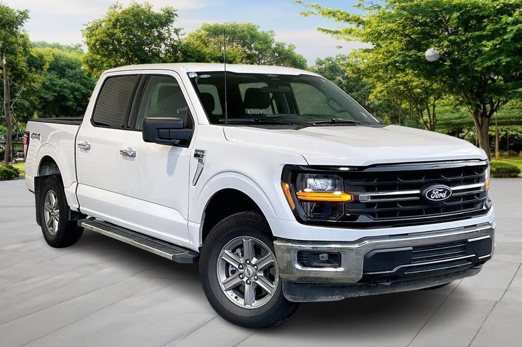 Ford F-150 XLT SuperCrew 4WD 2025