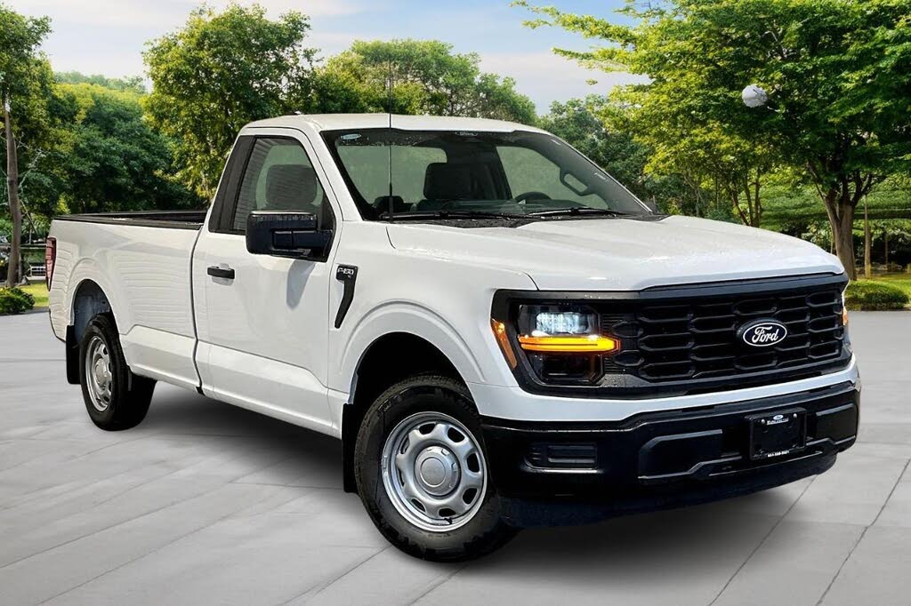 Ford F-150 XL Regular Cab LB RWD 2025