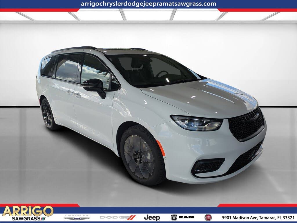 2026 Chrysler Pacifica Limited FWD